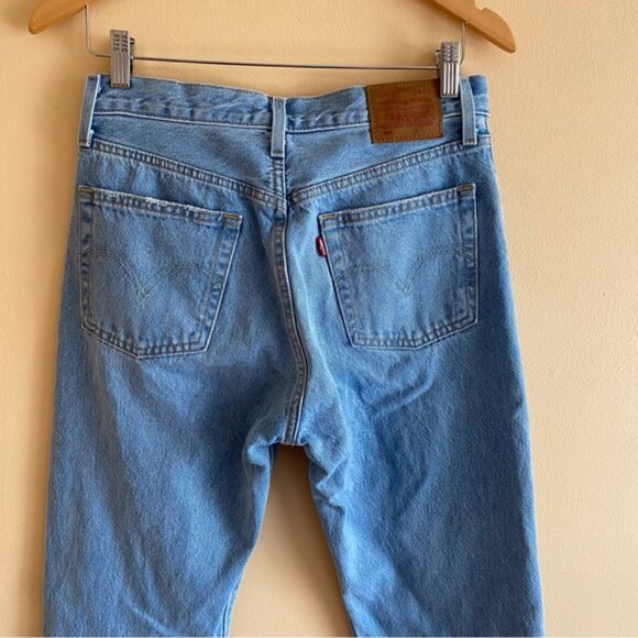 Levis Premium 501 Original Fit Jean Light Wash Size 27x30 100% Cotton Button Fly - Picture 6 of 16